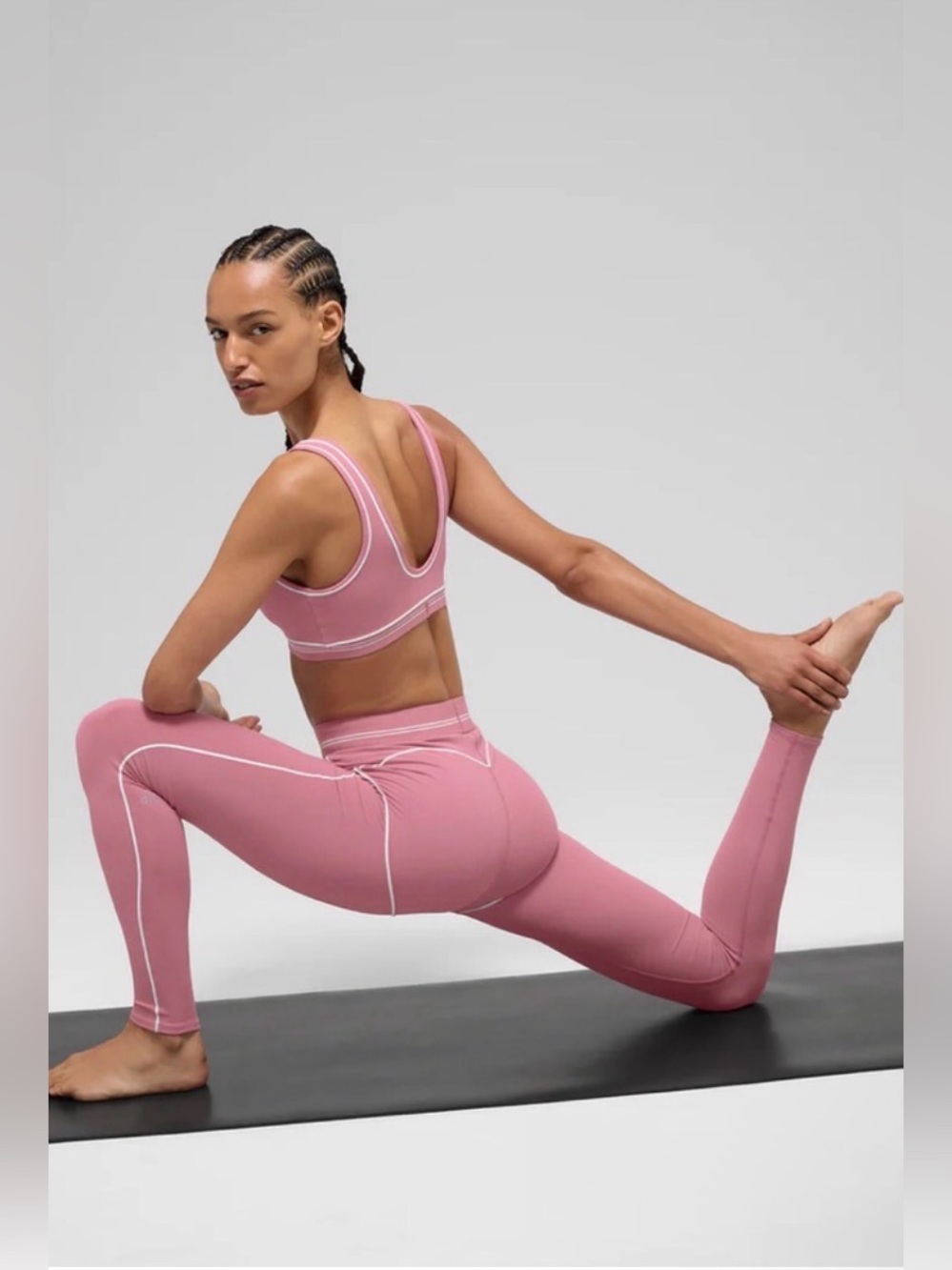 RARE Alo heart throb leggings, pink